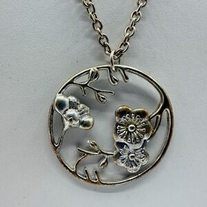 Floral Circle Pendant Necklace Silver Tone Delicate Romantic Boho Gift Idea 90s